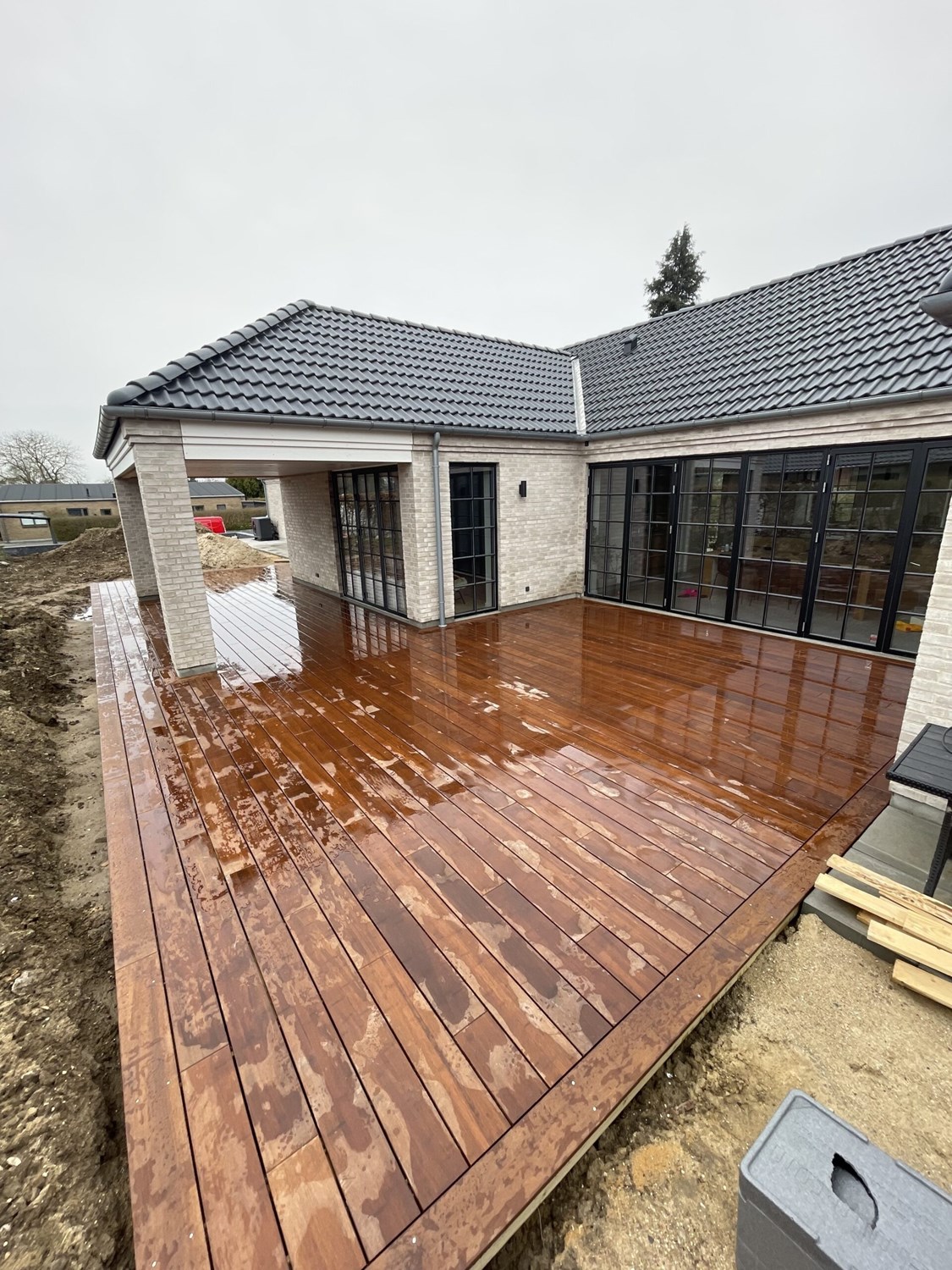 Farver og profiler i betontagsten